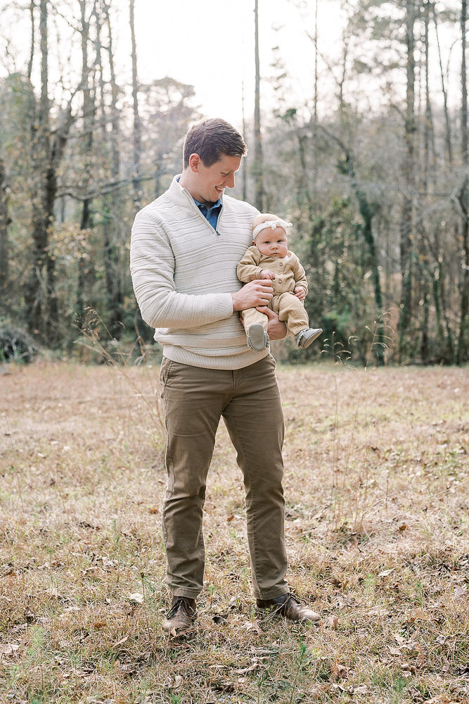 Lexington Family Photographer outdoor dad and daughter picture
